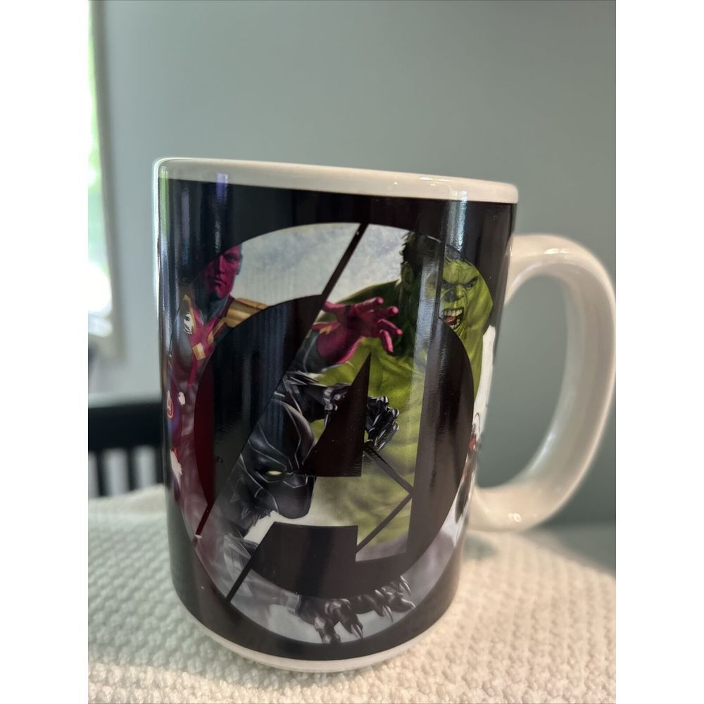 Marvel Avengers Coffee Mug - Earth's Mightiest Heros by Zak Designs,‎ 4.5"